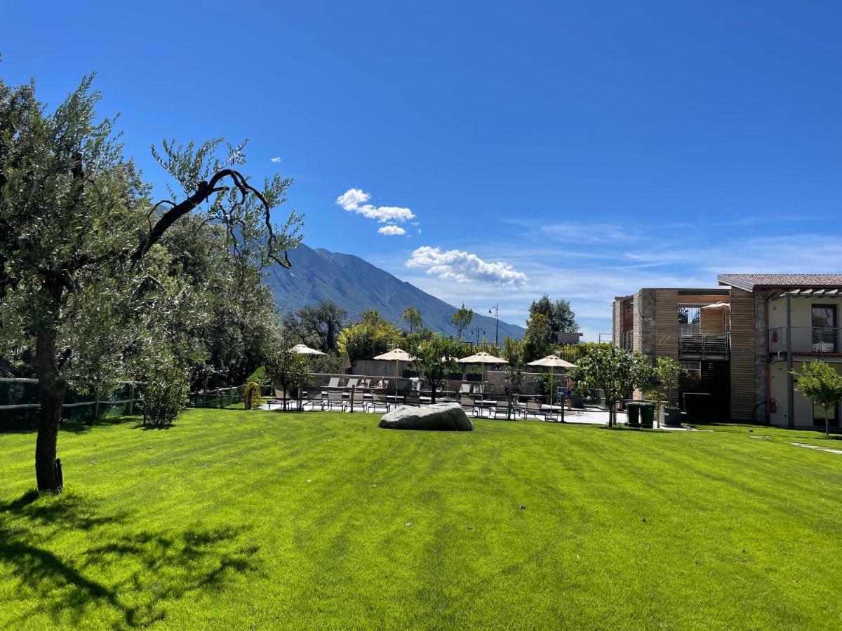 Sibenbras Natural Aparthotel Limone sul Garda Esterno foto